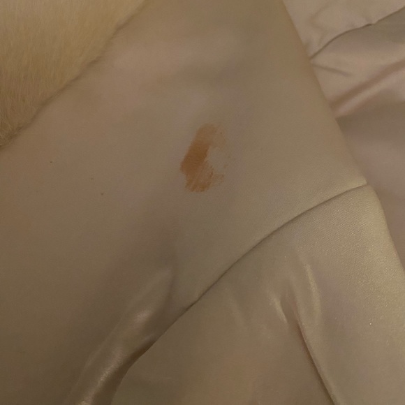 MINK: Authentic  Mink Cape - Picture 13 of 16